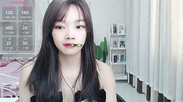 Snapshot of Jenny-Z chatting on 02/16/25, 01:58 Jenny-Z online show from 02/16/25, 01:58