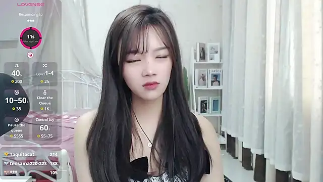 Snapshot of Jenny-Z chatting on 02/28/25, 05:15 Jenny-Z online show from 02/28/25, 05:15