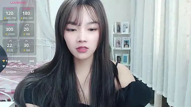 Snapshot of Jenny-Z chatting on 03/08/25, 05:28 Jenny-Z online show from 03/08/25, 05:28