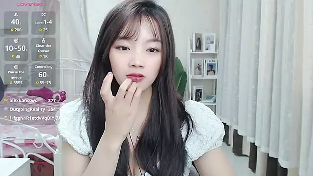 Snapshot of Jenny-Z chatting on 03/15/25, 05:52 Jenny-Z online show from 03/15/25, 05:52