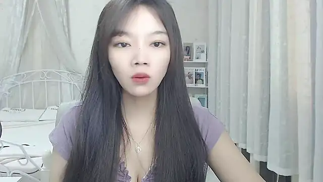 Snapshot of Jenny-Z chatting on 10/14/25, 01:39 Jenny-Z online show from 10/14/25, 01:39