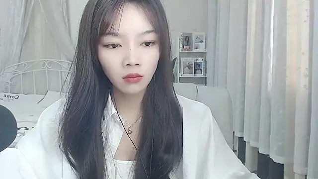 Snapshot of Jenny-Z chatting on 10/19/25, 01:39 Jenny-Z online show from 10/19/25, 01:39