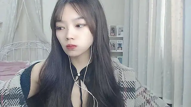 Snapshot of Jenny-Z chatting on 11/19/25, 02:22 Jenny-Z online show from 11/19/25, 02:22