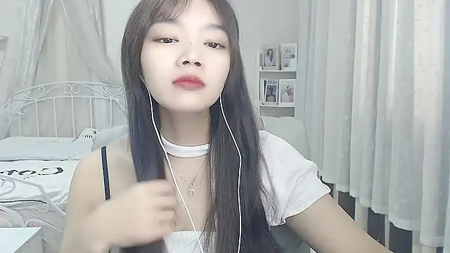 Snapshot of Jenny-Z chatting on 12/02/25, 02:17 Jenny-Z online show from 12/02/25, 02:17