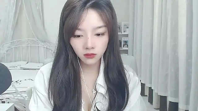 Jenny-Z online show from 05/05/26, 01:46
