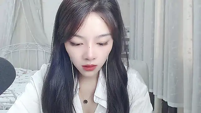 Snapshot of Jenny-Z chatting on 06/09/26, 02:12 Jenny-Z online show from 06/09/26, 02:12