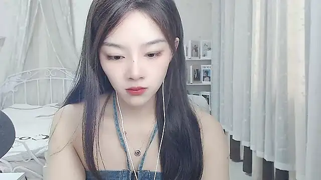 Snapshot of Jenny-Z chatting on 06/30/26, 01:39 Jenny-Z online show from 06/30/26, 01:39