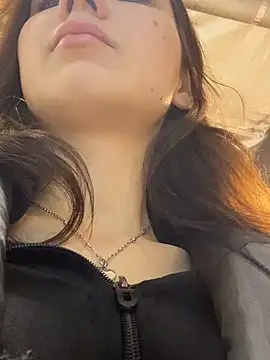 QuitieLia online show from 12/20/24, 08:28