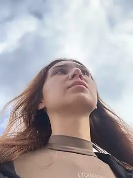 QuitieLia online show from 09/19/25, 08:05