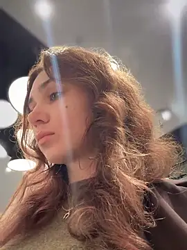 QuitieLia online show from 09/29/25, 08:08