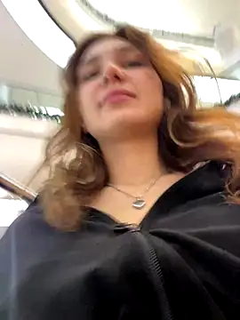 QuitieLia online show from 11/20/25, 08:36