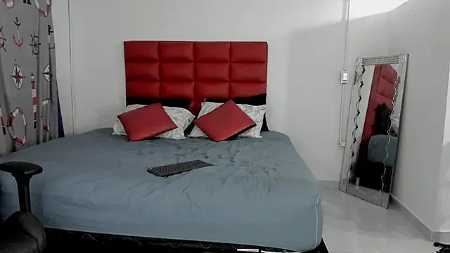 LyonGallego  online show from 09/18/25, 08:16