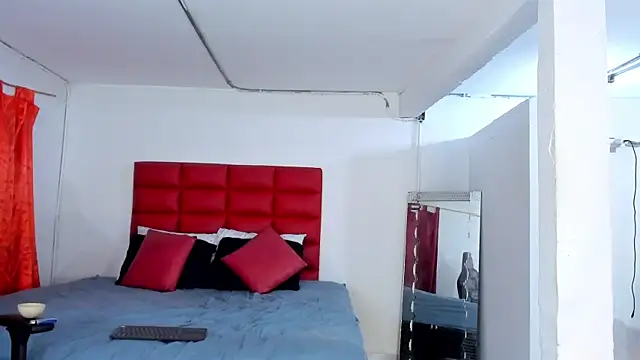 LyonGallego  online show from 11/14/25, 10:14