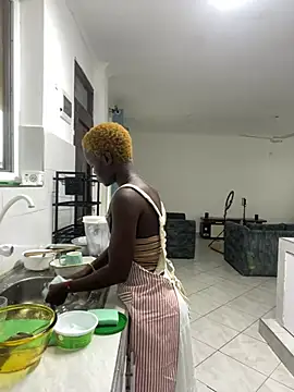 petiteebony 81 online show from 04/20/26, 01:47