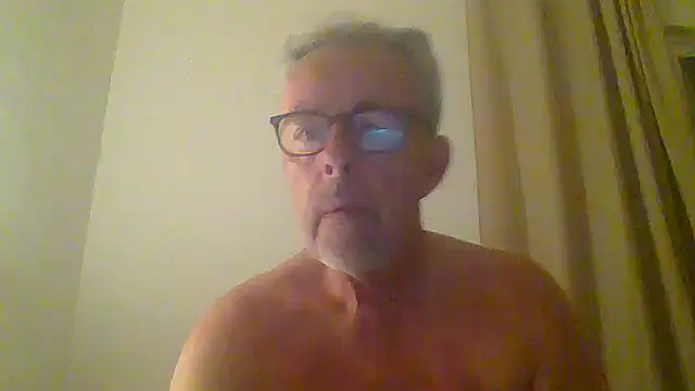 Snapshot of tuggy59 chatting on 09/11/25, 05:07 tuggy59 online show from 09/11/25, 05:07