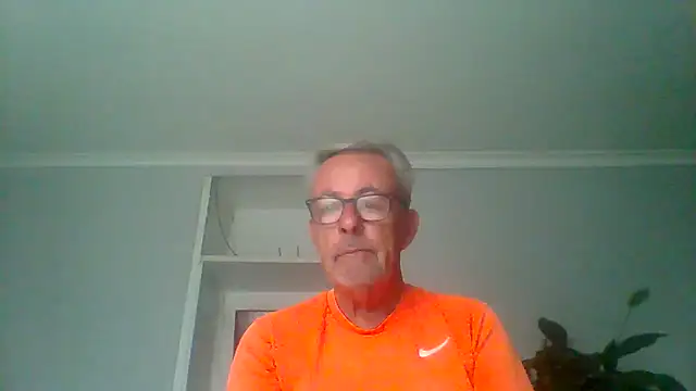 Snapshot of tuggy59 chatting on 09/16/25, 05:41 tuggy59 online show from 09/16/25, 05:41