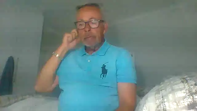 Snapshot of tuggy59 chatting on 10/07/25, 05:04 tuggy59 online show from 10/07/25, 05:04