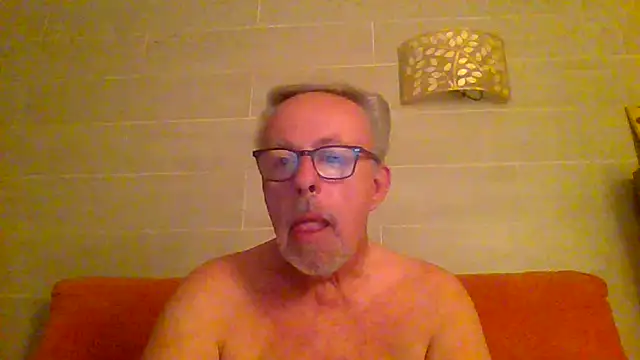 tuggy59 online show from 05/31/26, 03:47