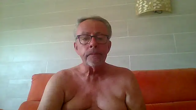 tuggy59 online show from 06/05/26, 06:52