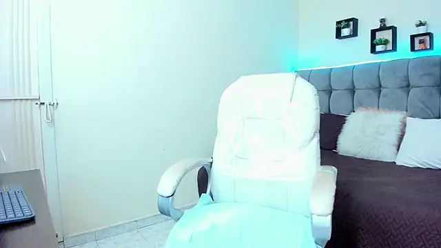 Alex cute77 online show from 02/01/25, 03:18