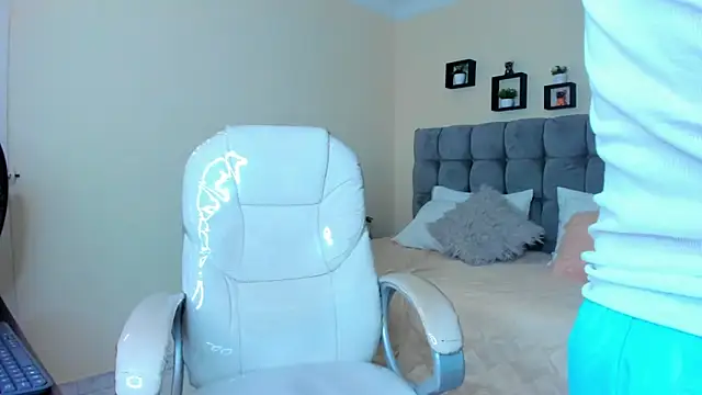 Alex cute77 online show from 03/19/25, 12:23