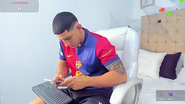 Alex cute77 online show from 10/04/25, 11:52