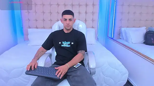 Alex cute77 online show from 12/03/25, 11:52