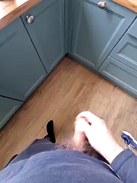 Snapshot of hairydickfr chatting on 03/13/25, 12:13 hairydickfr online show from 03/13/25, 12:13