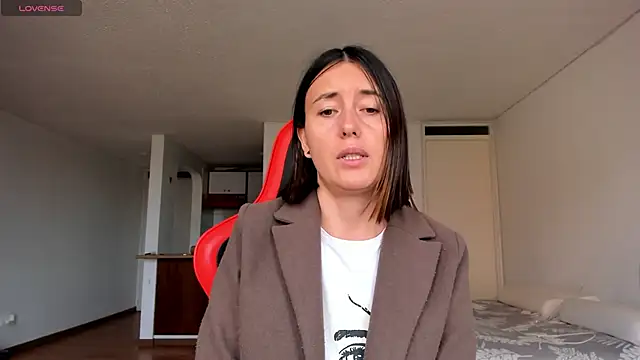 zoe jeane beker online show from 12/10/24, 08:49