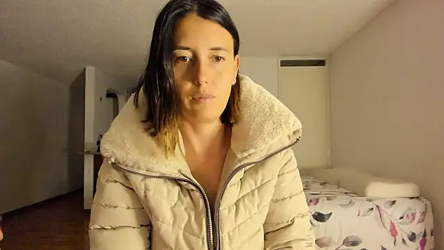 zoe jeane beker online show from 12/30/24, 12:32