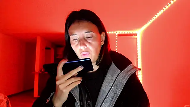 zoe jeane beker online show from 02/20/25, 11:32