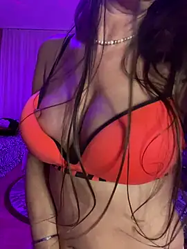 Snapshot of karrola chatting on 12/17/24, 10:22 karrola online show from 12/17/24, 10:22