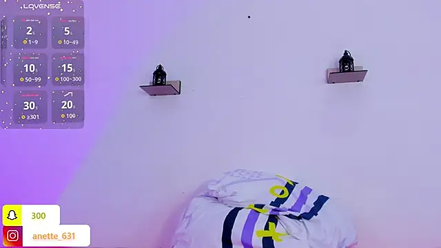 Anette  online show from 10/13/25, 07:58