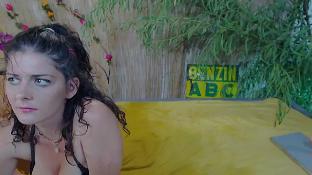 SweetJojo1993 online show from 10/05/25, 10:29