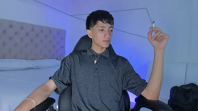 DereckCooperr online show from 10/03/25, 08:50