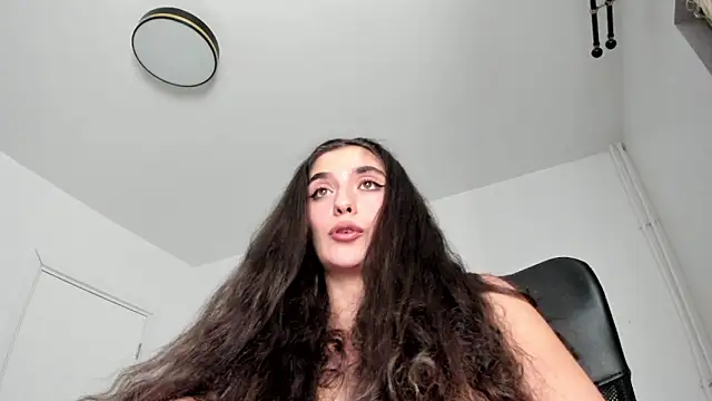 PortraitMarie online show from 12/26/24, 08:32