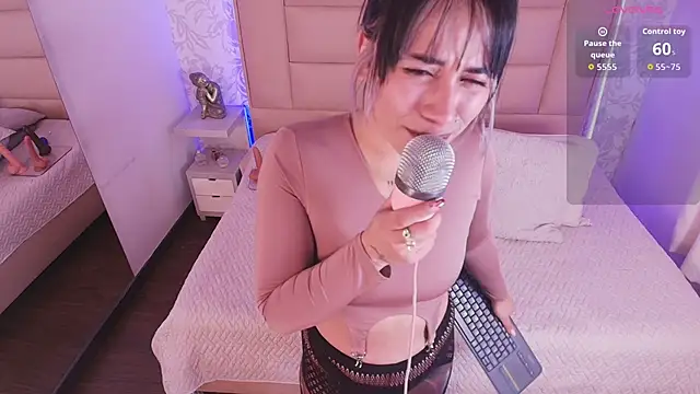 monserrat towers online show from 11/17/25, 01:17