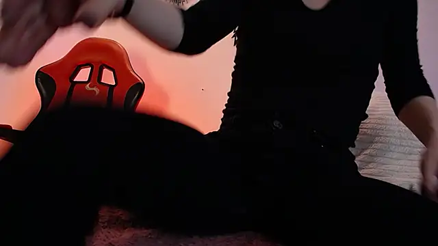 Katy Van online show from 11/13/25, 08:41