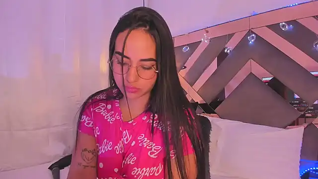 Snapshot of anniesweet02 chatting on 03/14/25, 01:48 anniesweet02 online show from 03/14/25, 01:48