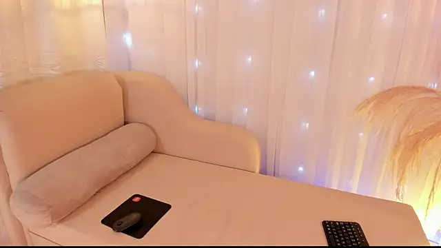 Snapshot of anniesweet02 chatting on 09/21/25, 11:06 anniesweet02 online show from 09/21/25, 11:06