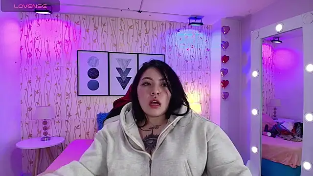 Snapshot of Isa_reel chatting on 01/14/25, 10:06 Isa reel online show from 01/14/25, 10:06