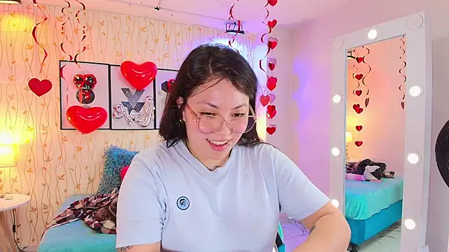 Snapshot of Isa_reel chatting on 02/14/25, 07:44 Isa reel online show from 02/14/25, 07:44