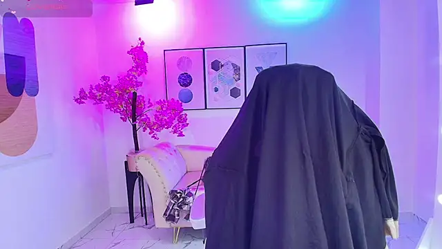 Snapshot of Isa_reel chatting on 10/03/25, 07:44 Isa reel online show from 10/03/25, 07:44