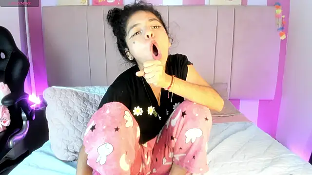 Winnifer Gonzal online show from 03/15/25, 10:46