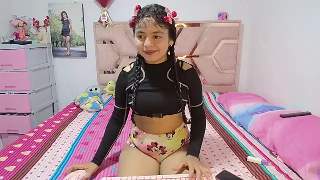 Winnifer Gonzal online show from 04/25/26, 03:53