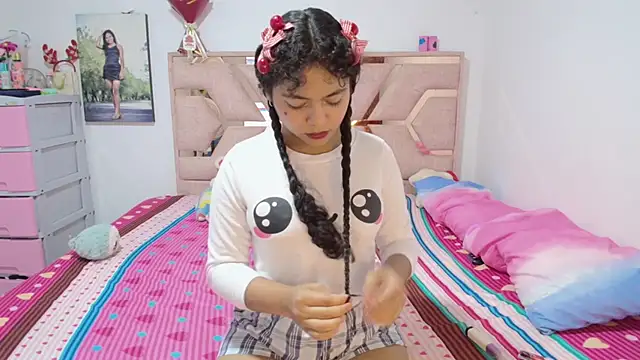 Winnifer Gonzal online show from 04/26/26, 03:15