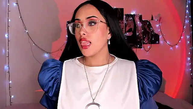 Snapshot of willow_poisson chatting on 11/29/25, 05:49 willow poisson online show from 11/29/25, 05:49