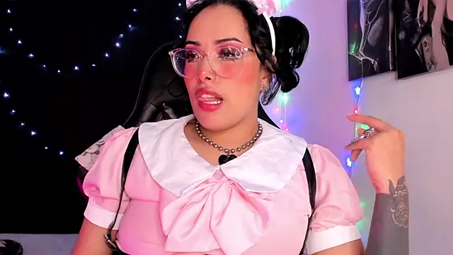 Snapshot of willow_poisson chatting on 01/31/26, 07:11 willow poisson online show from 01/31/26, 07:11