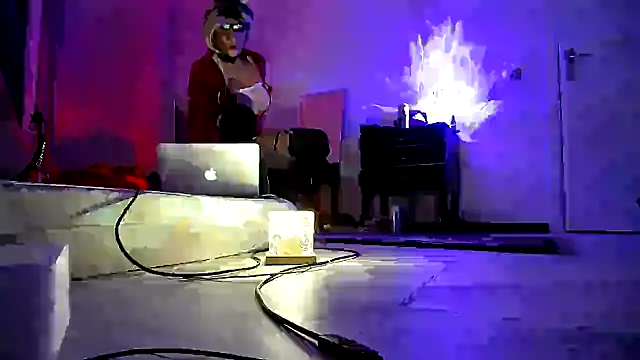 CharlotteVixxens online show from 02/12/25, 09:22