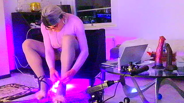 CharlotteVixxens online show from 04/10/26, 01:55